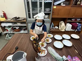 画像:６年生調理実習